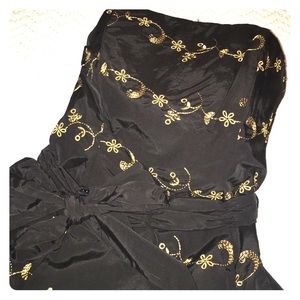 Strapless black dress with gold design